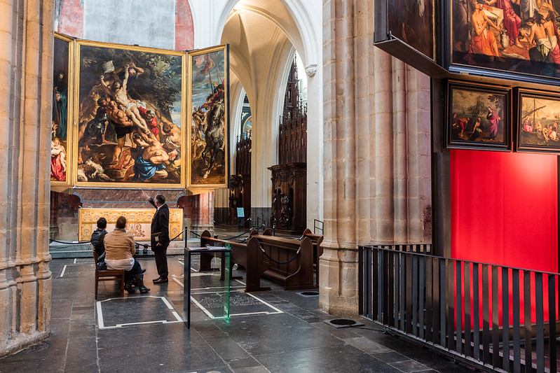 The El­e­va­tion of the Cross by Peter Paul Rubens