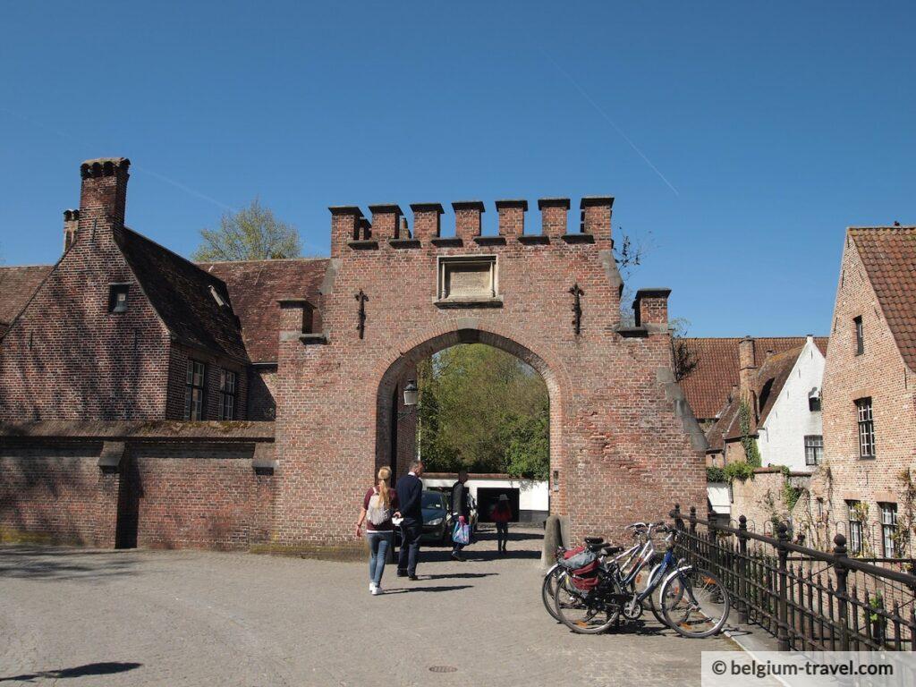 Begijnhof (Beguinage) in Bruges