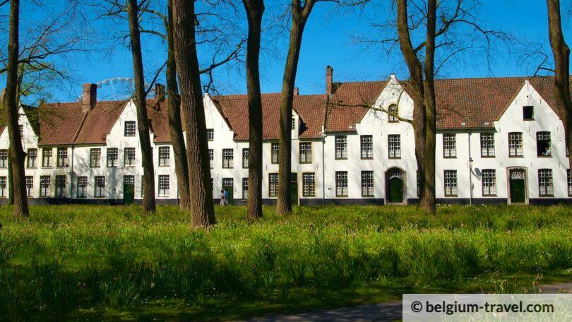 Begijnhof (Beguinage) in Bruges