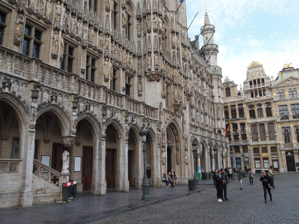 visit brussels town hall